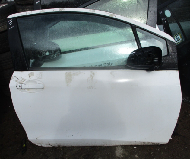 2013 GENUINE TOYOTA YARIS 3DR FRONT RIGHT DRIVER SIDE BARE SHELL D00R