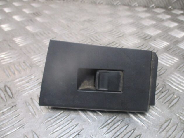 2016 TOYOTA AURIS ESTATE REAR RIGHT DRIVER SIDE WINDOW SWITCH 74271-02630 - Image 2