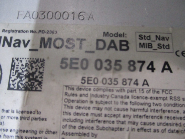 2014 GENUINE SKODA OCTAVIA  SAT NAV CD SD CARD MULTIMEDIA HEAD UNIT 5E0035874A - Image 2