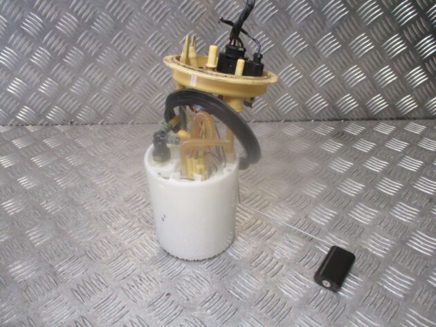 2014 GENUINE SEAT LEON IN TANK FUEL PUMP SENDER UNIT 5Q0919050P