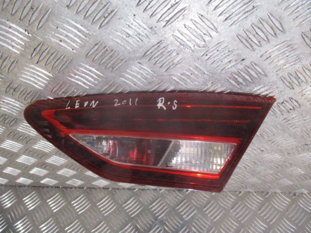 2014 GENUINE SEAT LEON REAR RIGHT DRIVER SIDE TAILLIGHT LAMP 5F0945308H - Image 2
