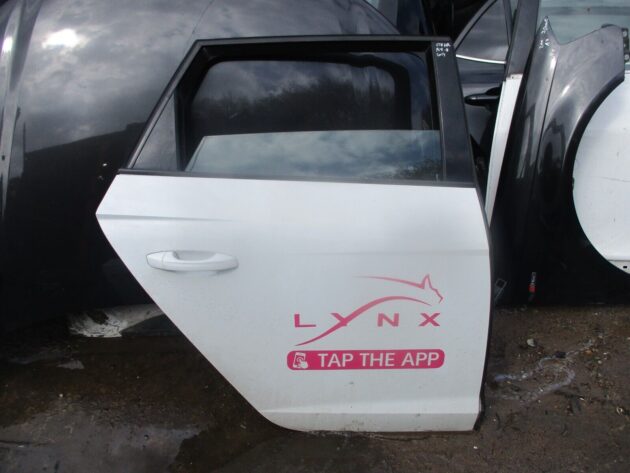 2014 GENUINE SEAT LEON 5F ESTATE REAR RIGHT DRIVER SIDE BARE SHELL DOOR - Image 3
