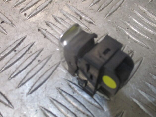 2012 GENUINE AUDI A3 8V REAR RIGHT DRIVER SIDE WINDOW SWITCH 8V0959855A - Image 3