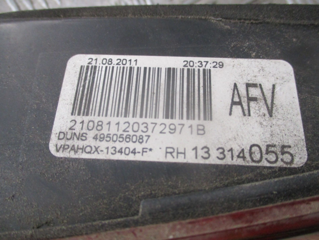 2012 GENUINE VAUXHALL ASTRA ESTATE REAR RIGHT DRIVER SIDE TAILGATE LAMP 13282249 - Image 2