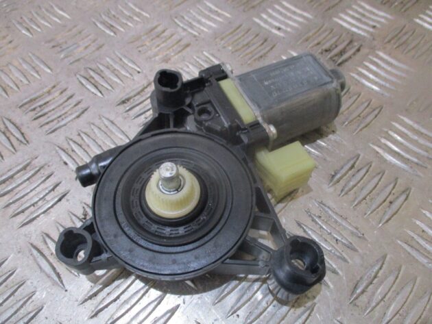 2014 GENUINE AUDI A3 FRONT LEFT PASSENGER SIDE WINDOW MOTOR 5Q0959801B