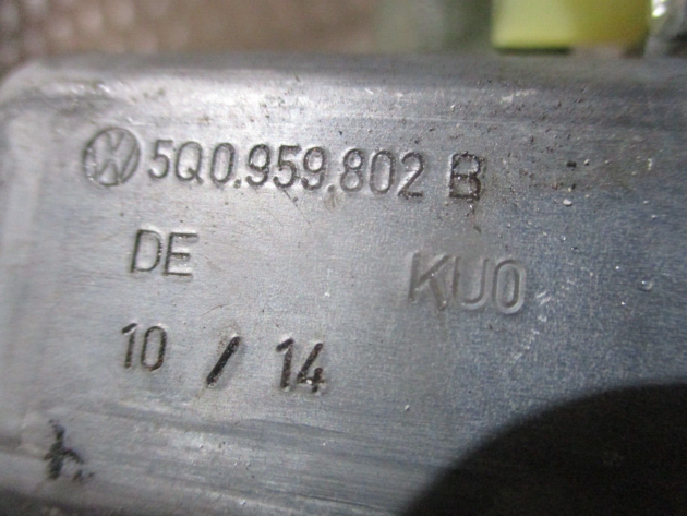 2014 GENUINE VW GOLF MK7 FRONT RIGHT DRIVER SIDE WINDOW MOTOR 5Q0959802B - Image 2