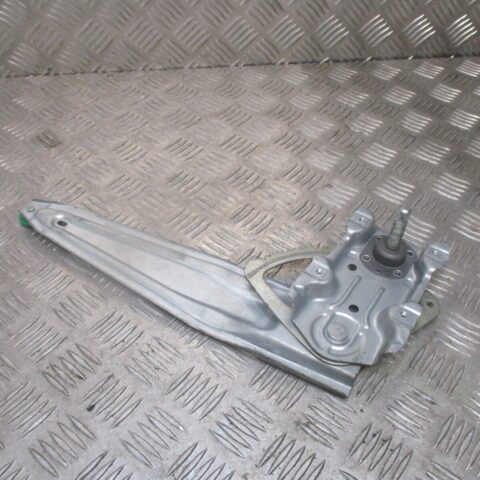 2013 TOYOTA AURIS HYBRID REAR RIGHT DRIVER SIDE WINDOW REGULATER