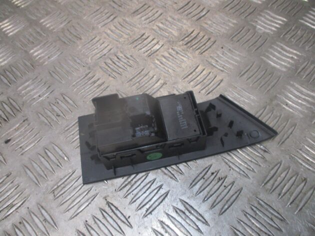 2013 GENUINE TOYOTA AURIS FRONT LEFT PASSENGER SIDE WINDOW SWITCH 13301886 - Image 3