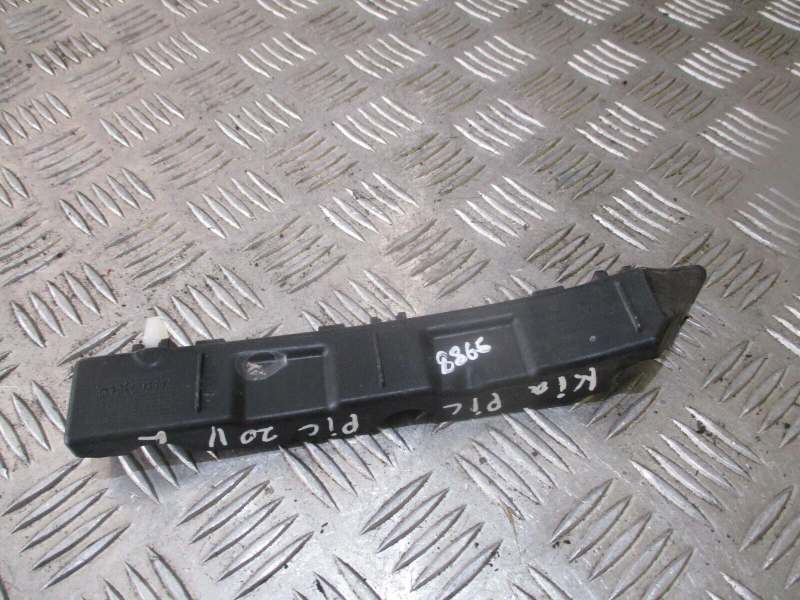 2015 KIA PICANTO REAR LEFT PASSENGER SIDE BUMPER SUPPORT BRACKET 86613-1Y000 OEM