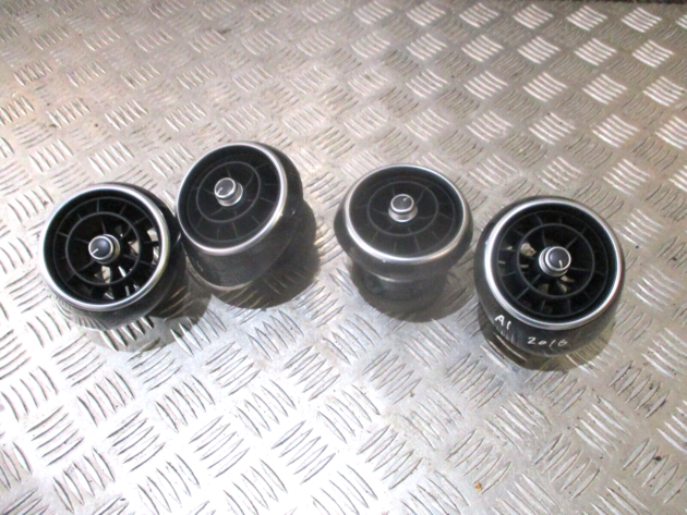 2016 GENUINE AUDI A1 8X FRONT DASHBOARD AIRVENTS COMPLETE SET 8X2820902