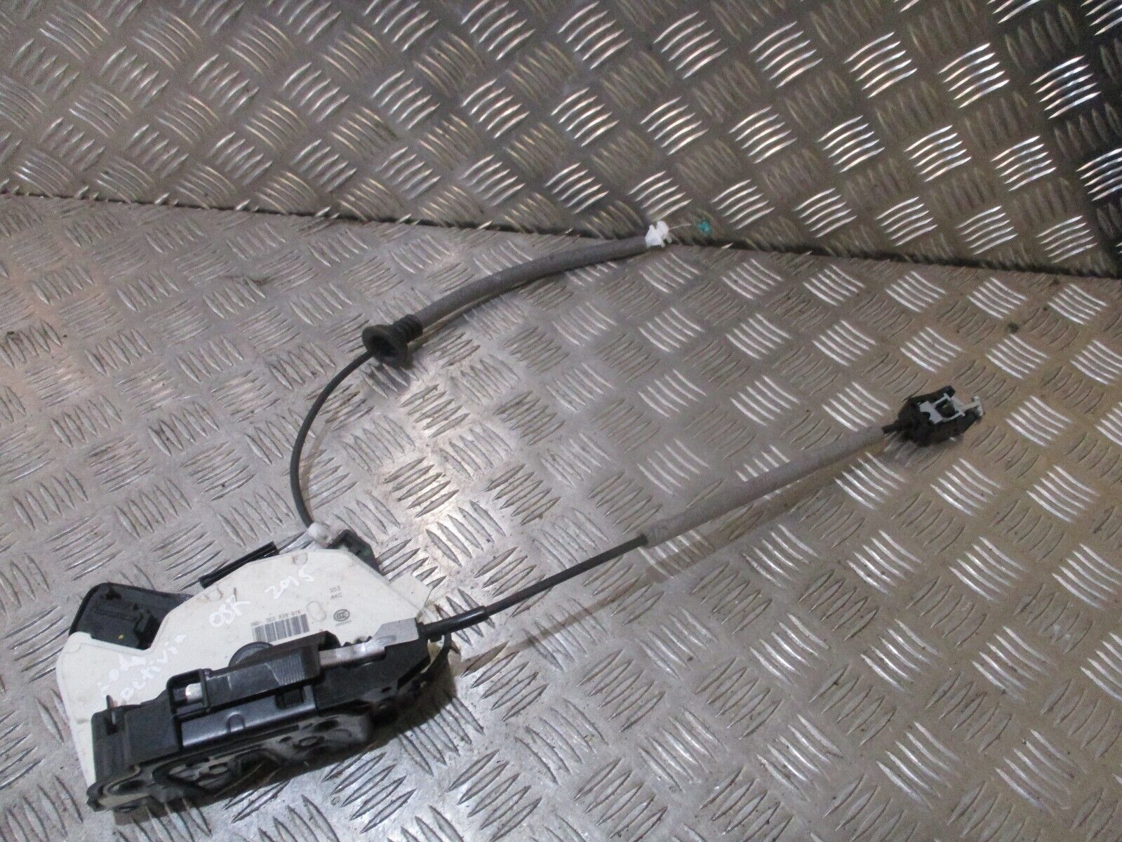 2015 GENUINE SKODA OCTAVIA REAR RIGHT DRIVER SIDE DOOR LOCK MECHANSIM 5E0839016