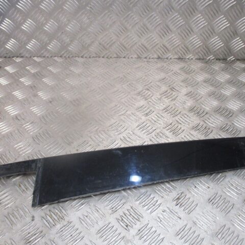 2017 GENUINE VW TIGUAN REAR RIGHT DRIVER SIDE DOOR B PILLAR TRIM 5NA839902B