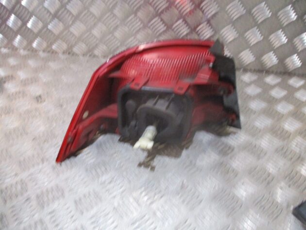 2014 GENUINE VW PASSAT B7 REAR RIGHT DRIVER SIDE TAILLIGHT LAMP 90010184 - Image 4