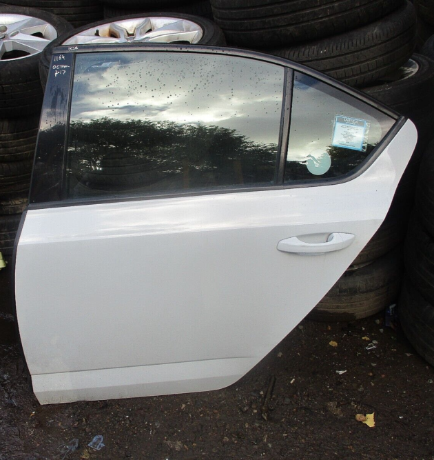 2017 GENUINE SKODA OCTAVIA HATCHBACK REAR LEFT PASSENGER SIDE BARE DOOR