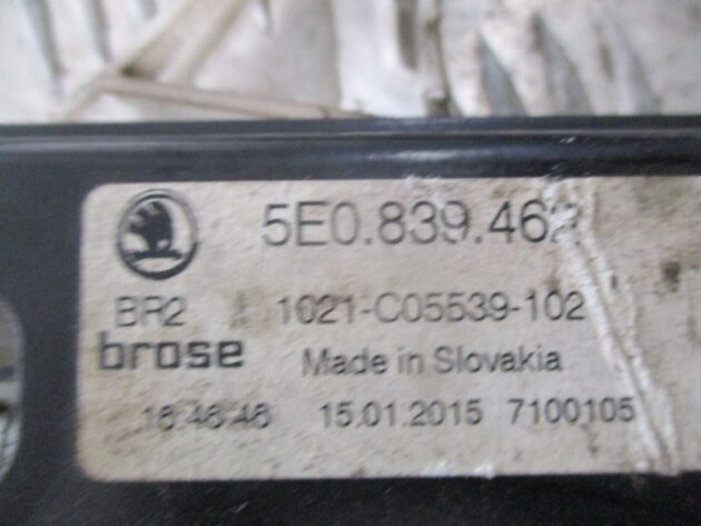 2015 GENUINE SKODA OCTAVIA REAR RIGHT DRIVER SIDE WINDOW REGULATER 5E0839462 - Image 2