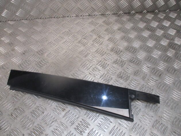 2017 GENUINE VW PASSAT B8 REAR LEFT PASSENGER SIDE DOOR B PILLAR TRIM 3G0839901T - Image 2