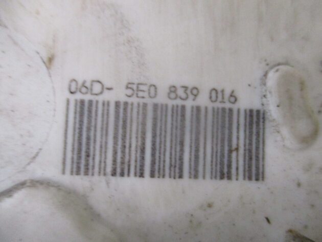 2014 GENUINE SKODA OCTAVIA REAR RIGHT DRIVER SIDE DOOR LOCK MECHANISM 5E0839016 - Image 2