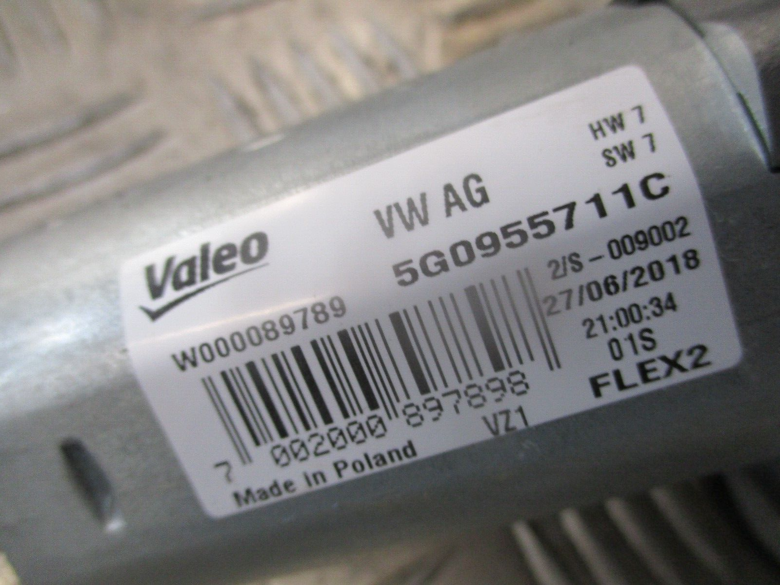 2015 GENUINE VW GOLF MK7 REAR WINDSCREEN WIPER MOTOR 5G0955711C - Image 2