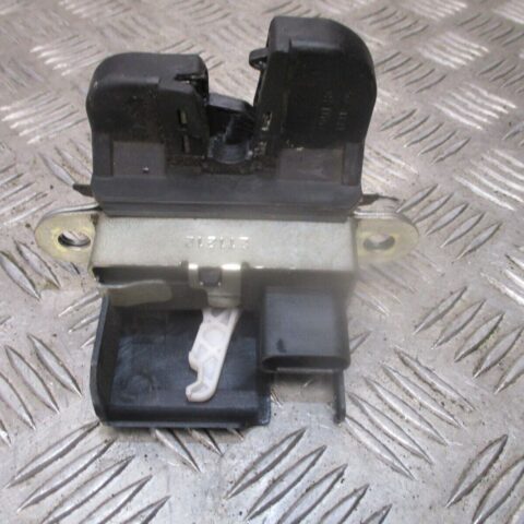 2013 GENUINE VW GOLF MK7 REAR TAILGATE BOOT LOCK MECHANISM 5G6827506