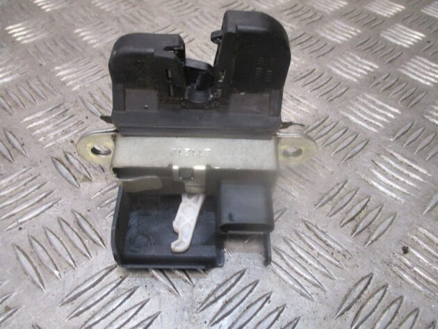 2013 GENUINE VW GOLF MK7 REAR TAILGATE BOOT LOCK MECHANISM 5G6827506