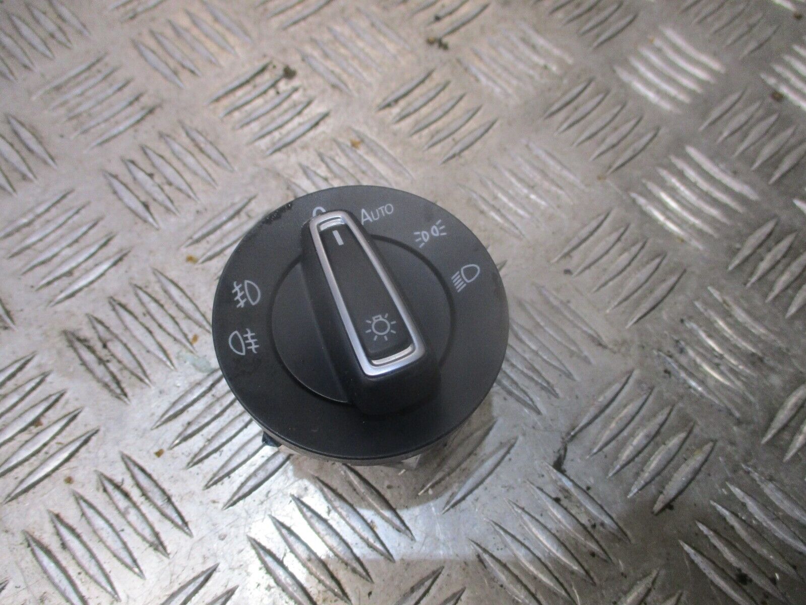 2014 GENUINE VW GOLF MK7 HEADLIGHT ADJUSTER SWITCH 5G0941431BD - Image 3