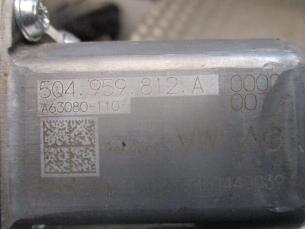 2013 GENUINE VW GOLF MK7 REAR RIGHT DRIVER SIDE WINDOW MOTOR 5Q4959812A - Image 2