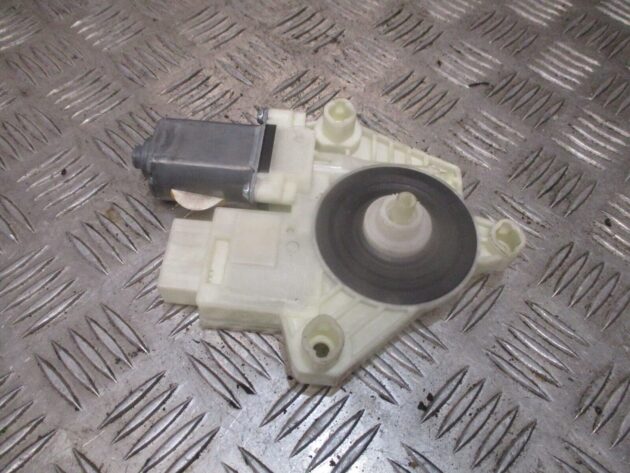 2013 GENUINE VW GOLF MK7 REAR RIGHT DRIVER SIDE WINDOW MOTOR 5Q4959812A - Image 3