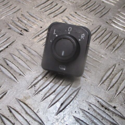 2016 GENUINE VW PASSAT B8 WING MIRROR ADJUST CONTROL SWITCH 3G0959565