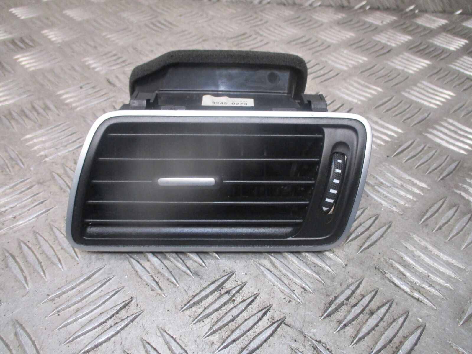 2014 GENUINE VW PASSAT B7 FRONT LEFT PASSENGER SIDE AIRVENT 3AC819701A