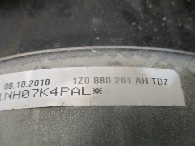 2012 GENUINE SKODA OCTAVIA ESTATE DRIVERS STEERING WHEEL AIRBG 1Z0880201AH - Image 3