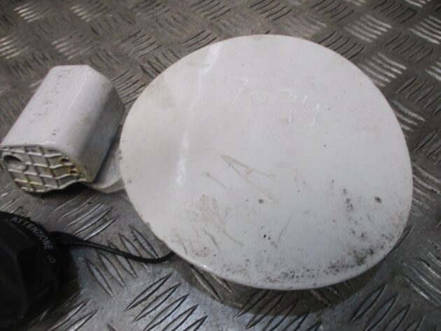 2014 GENUINE KIA PICANTO REAR FUEL FILLER FLAP CAP COVER 69510-1Y000 - Image 2