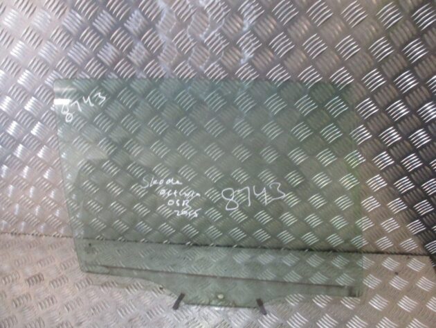2014 GENUINE SKODA OCTAVIA ESTATE REAR RIGHT DRIVER SIDE WINDOW GLASS 5E9845206A