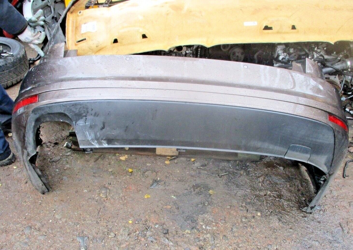 2015 GENUINE VW JETTA REAR BUMPER IN GOOD CONDITION