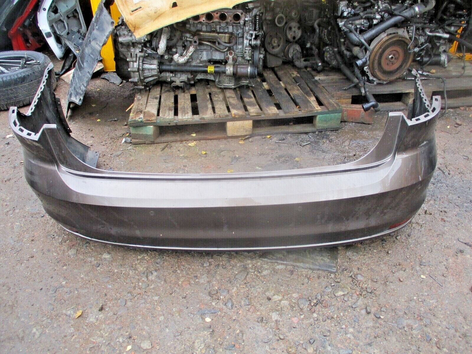 2015 GENUINE VW JETTA REAR BUMPER IN GOOD CONDITION - Image 2