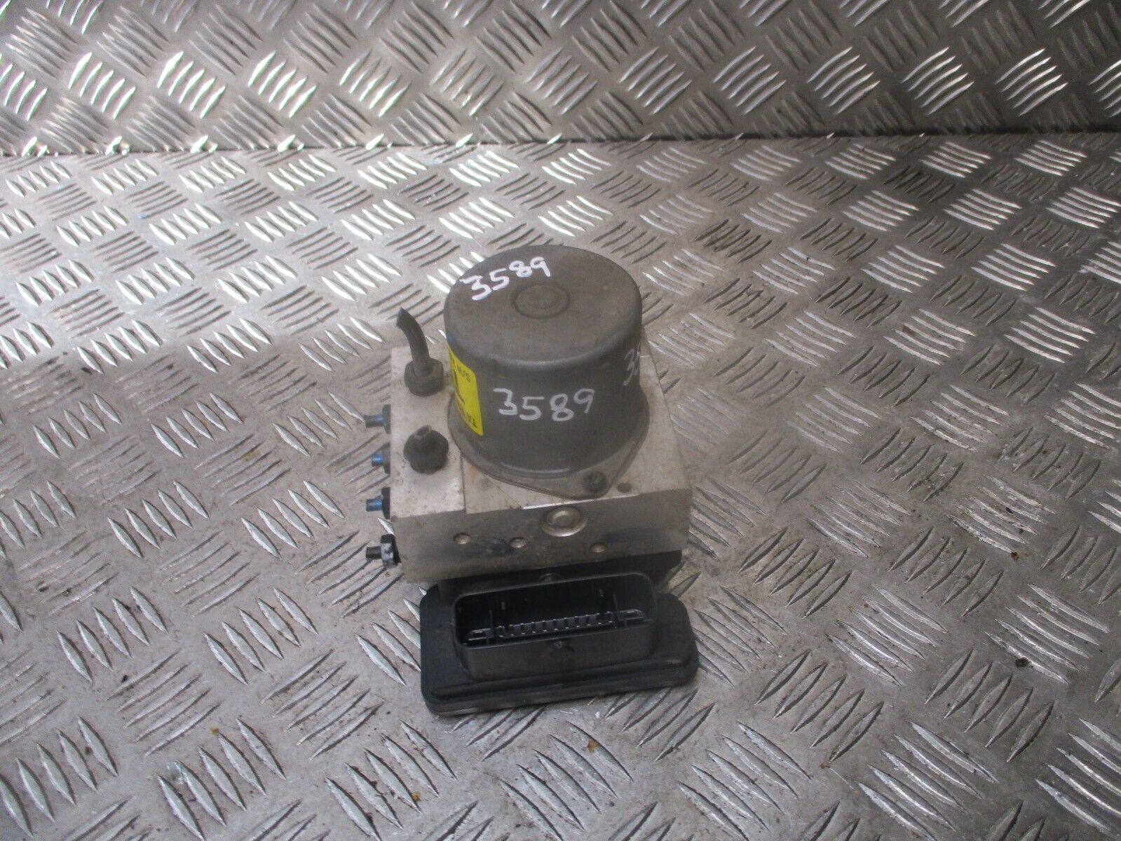 2016 GENUINE KIA PICANTO ABS PUMP CONTROL UNIT MODULE 58910-1Y600 - Image 2