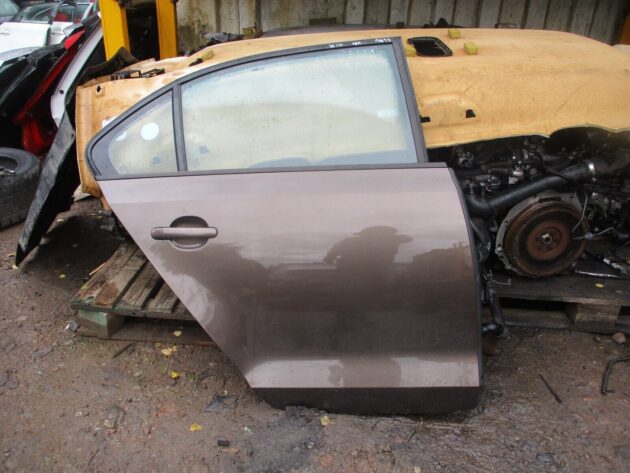 2015 GENUINE VW JETTA REAR RIGHT DRIVER SIDE BARE SHELL DOOR - Image 2
