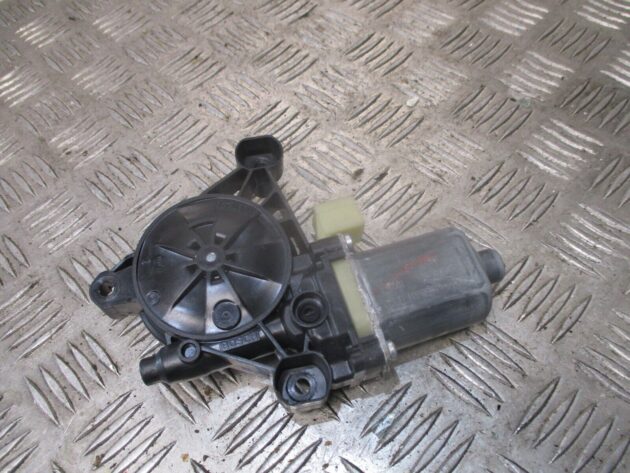 2014 GENUINE AUDI A3 8V FRONT RIGHT DRIVER SIDE WINDOW MOTOR 5Q0959801B - Image 2