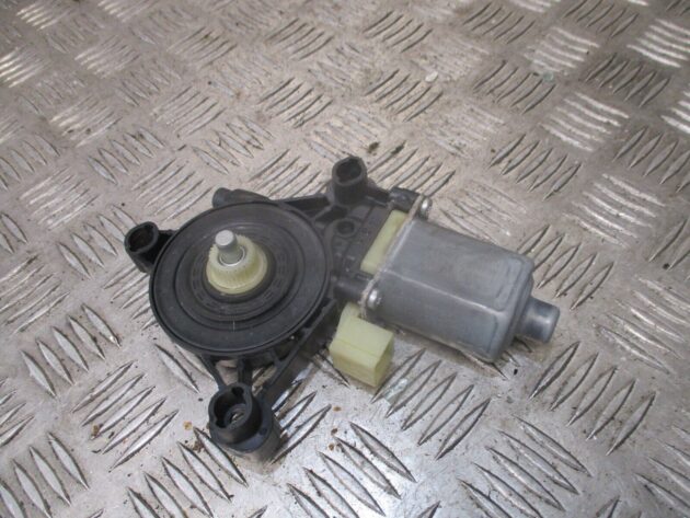2014 GENUINE AUDI A3 8V FRONT RIGHT DRIVER SIDE WINDOW MOTOR 5Q0959801B - Image 3