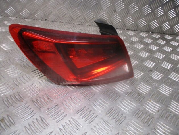 2014 SEAT LEON HATCBACK REAR LEFT PASSENGER SIDE TAILLIGHT LAMP 5F0945207E OEM