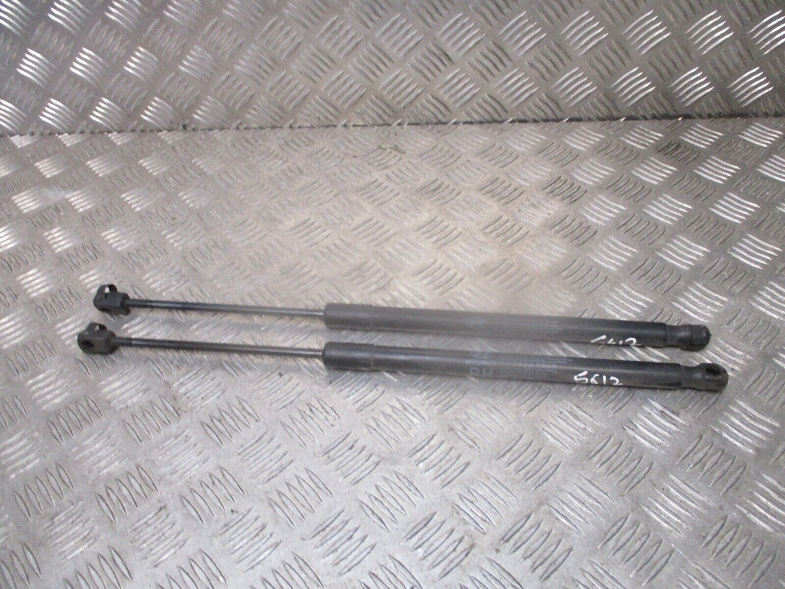 2015 GENUINE HYUNDAI IX35 REAR TAILGATE BOOT STRUTS 81780-2Y000 81770-2Y000 - Image 3