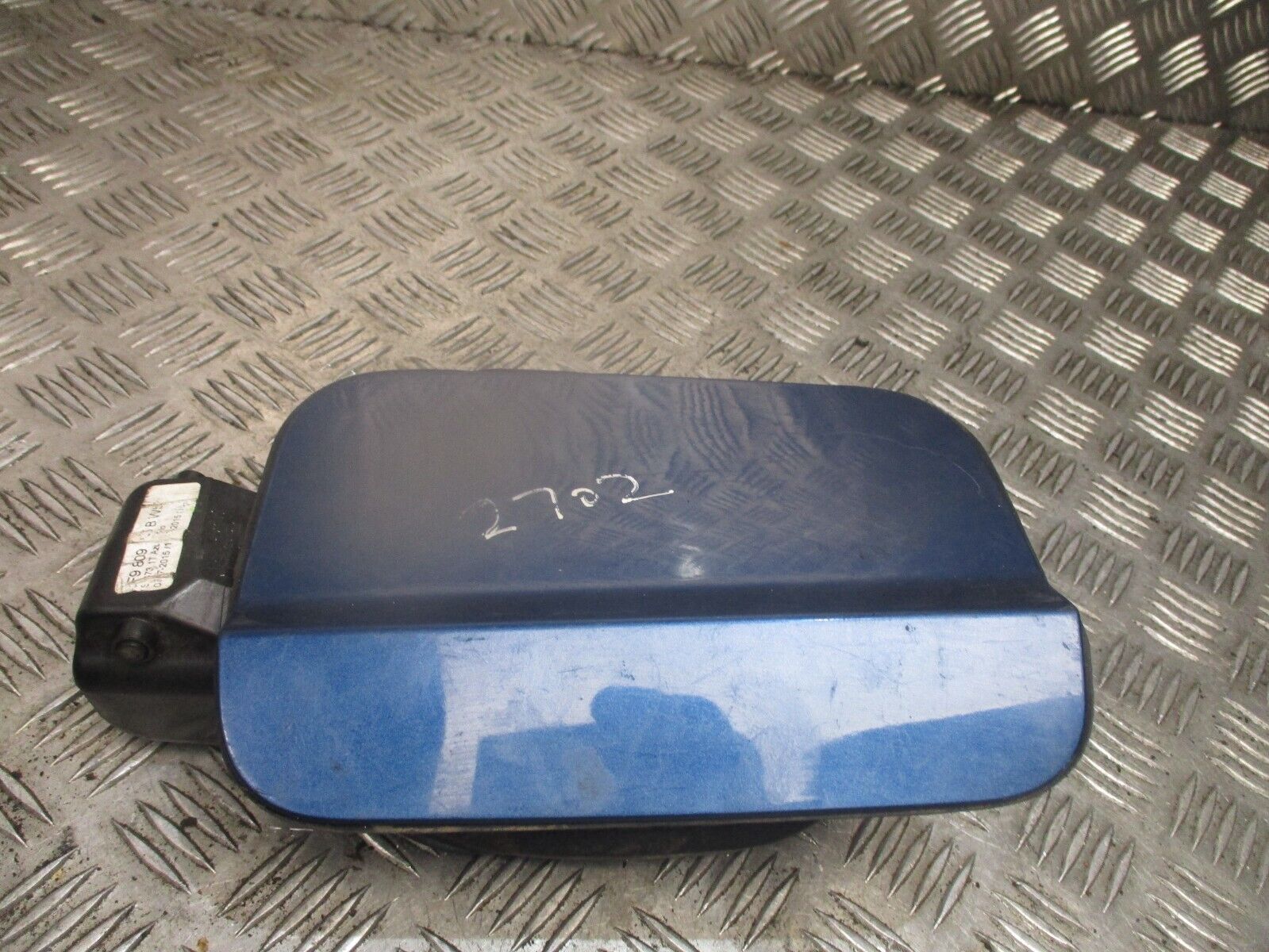 2015 GENUINE SEAT LEON ESTATE REAR FUEL FILLER FLAP CAP COVER 5F9809905B - Image 2