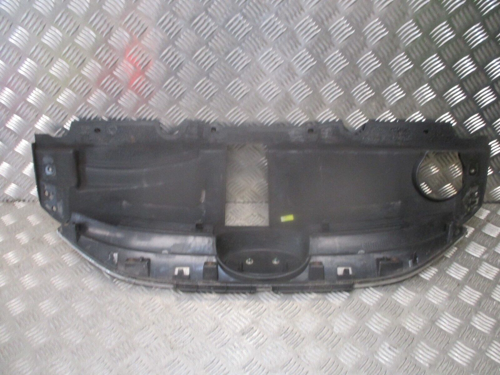 2015 GENUINE HYUNDAI IX35 FRONT BUMPER TOP CENTRE RADIATOR GRILL 86351-2Y000 - Image 3