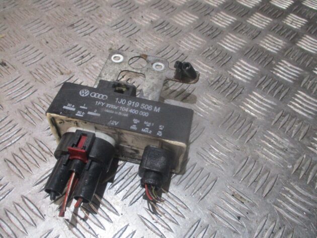 2012 GENUINE VW SEAT SKODA COOLING RADIATOR FAN RELAY 1J0919506M