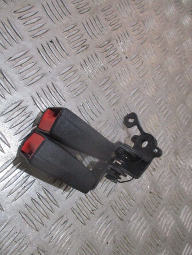 2014 GENUINE AUDI A3 8V GOLF MK7 REAR TWIN SEAT BELT BUCKLE STALK 8V0857739A - Image 2