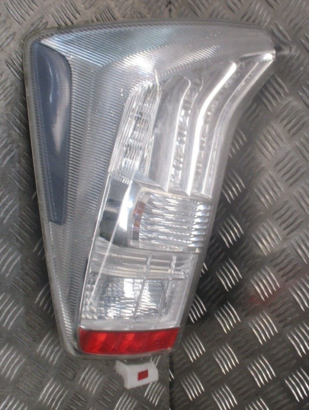 2010 GENUINE TOYOTA PRIUS REAR LEFT PASSENGER SIDE TAILLIGHT LAMP NSR