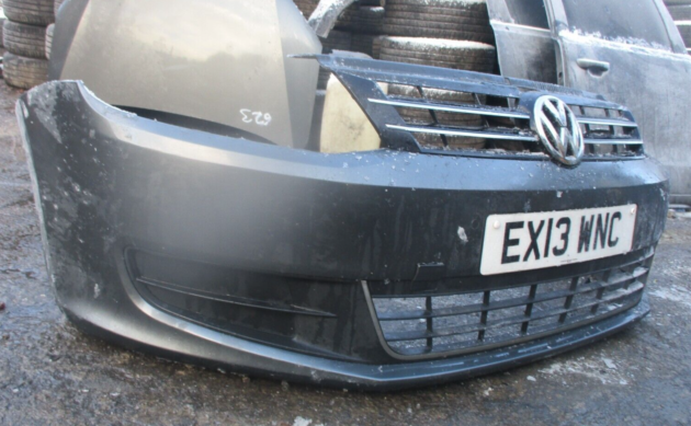 2013 GENUINE VW SHARAN FRONT BUMPER COMPLETE - Image 2