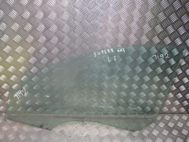 2013 GENUINE SKODA SUPERB FRONT LEFT PASSENGER SIDE DOOR WINDOW GLASS
