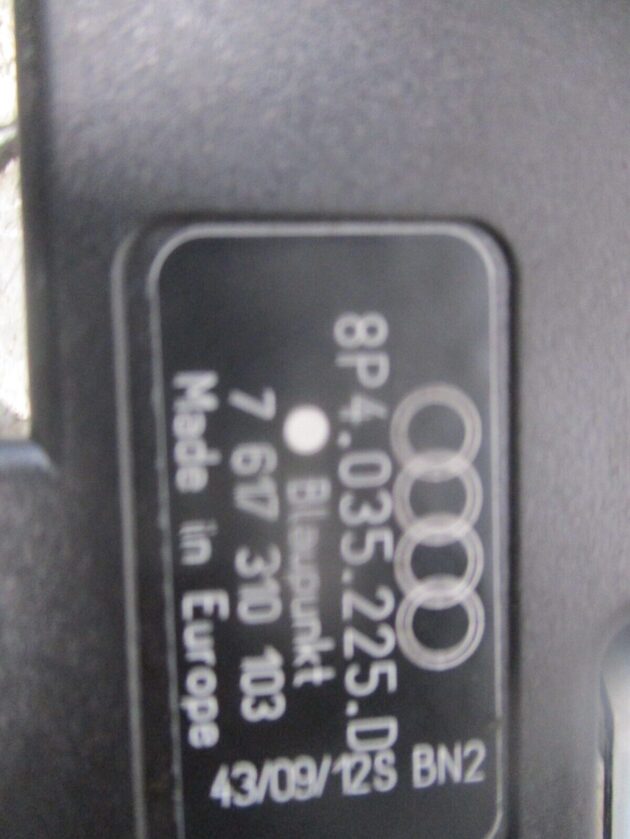 2019 GENUINE AUDI Q2 AERIAL ANTENNA AMPLIFIER BOOSTER 8P4035225D - Image 2