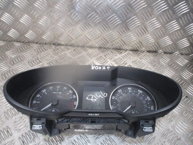 2016 GENUINE SKODA OCTAVIA SPEEDOMETER INSTRUMENT CLUSTER CLOCK 5E0920951B - Image 2