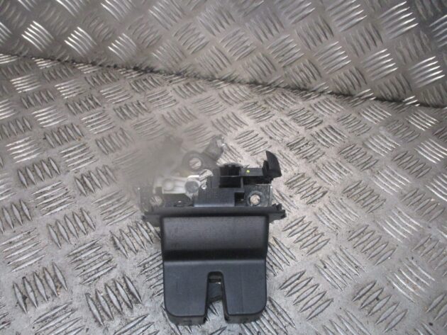 2016 GENUINE SKODA OCTAVIA REAR TAILGATE BOOT LOCK MECHANISM 5E0827505